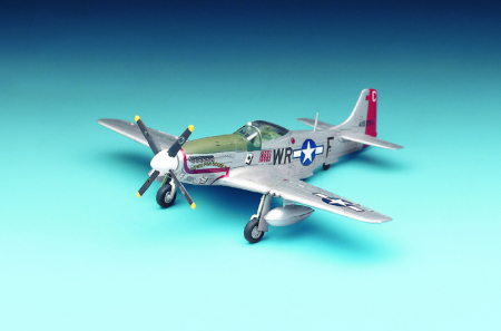 Academy 12485 - 1:72 P-51D [1]