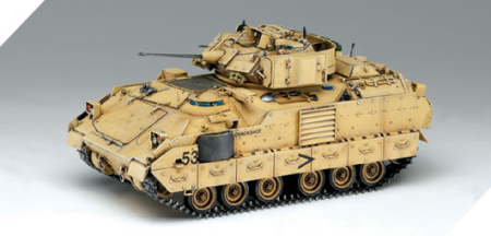 Academy 13205 - 1:35 M2A2 Bradley OIF [1]