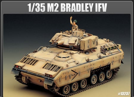 Academy 13237 - 1:35 M2 Bradley IFV [1]