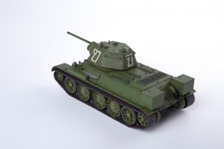Academy 13505 - 1:35 USSR T-34/76 "No.183 Factory Production" [2]