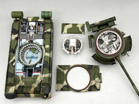 Amusing Hobby 35A060 - 1:35 Russian Main Battle Tank T-80U FULL INTERIOR [1]