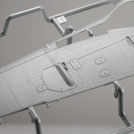 Border Model BF-003 - 1:35 Focke-Wulf Fw 190A-6 w/Wgr. 21 & Full engine and weapons interior [1]