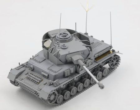 Border Model BT-006 - 1:35 Pz.Beob.Wg IV Ausf J with commander & infantry [4]