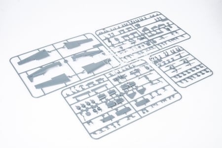 Eduard 82182 - 1:48 Z-226MS Trener Profipack [2]