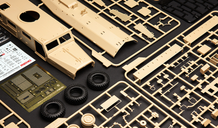 MENG - 1:35 U.S. Cougar 6x6 MRAP Vehicle [1]