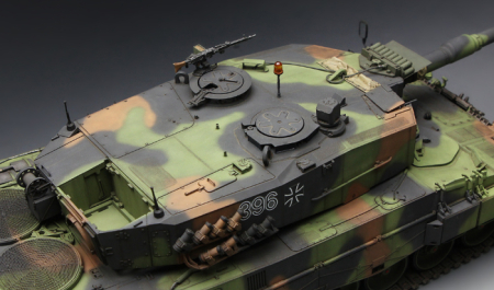 MENG - 1:35 German Main Battle Tank Leopard 2 A4 [5]
