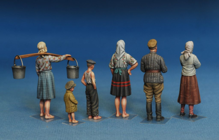 Miniart 38011 - Soviet Villagers - 6 figures 1:35 [1]
