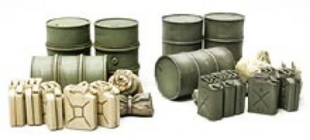 Accesorii diorama - Tamiya 32510 - 1:48 Jerry Can Set