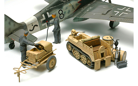 Kituri machete - TAMIYA 32533 - 1:48 German Aircraft Power Supply Unit - 3 figures