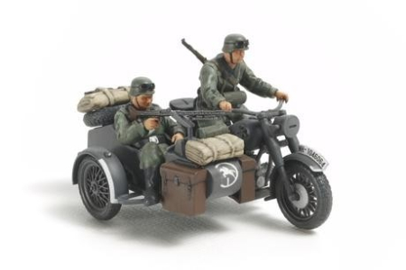 Kituri machete - TAMIYA 32578 - 1:48 German Bike & Sidecar - 2 figures