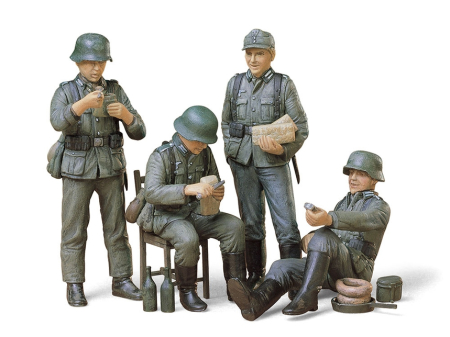 Tamiya 35129 - 1:35 German Soldiers At Rest - 4 figures [1]