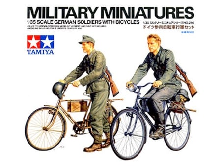 Figurine - TAMIYA 35240 - 1:35 German Soldiers with Bicycles - 2 figures