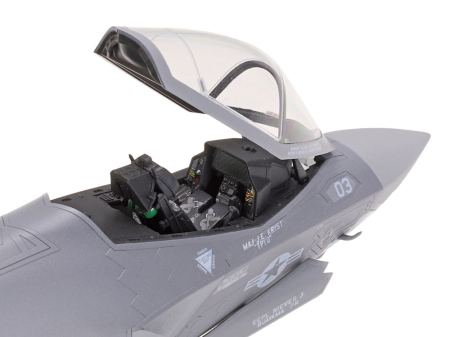TAMIYA 60794 - 1:72 American Fighter Lockheed Martin F-35C Lightning II - 1 figure [2]
