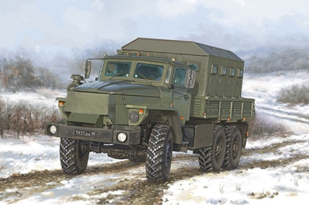 Kituri machete - Trumpeter 01071 - 1:35 Russian URAL-4320 CHZ