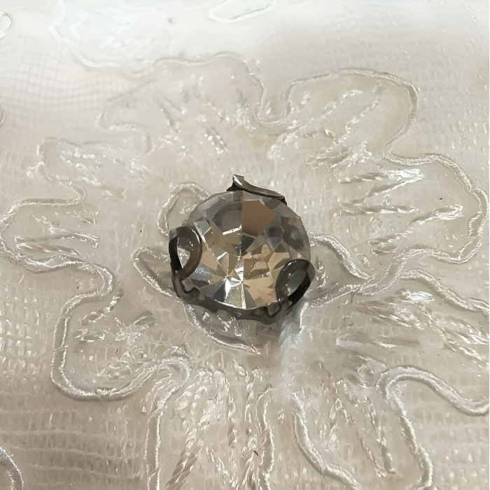 Set Lenjerie de Pat 8 piese batuta in pietre cu Prosoape Dantelate [8]