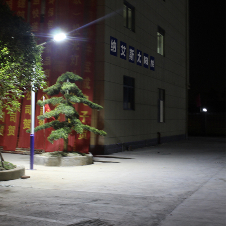 Lampa solara INNOVA 400W cu senzor lumina si panou [6]