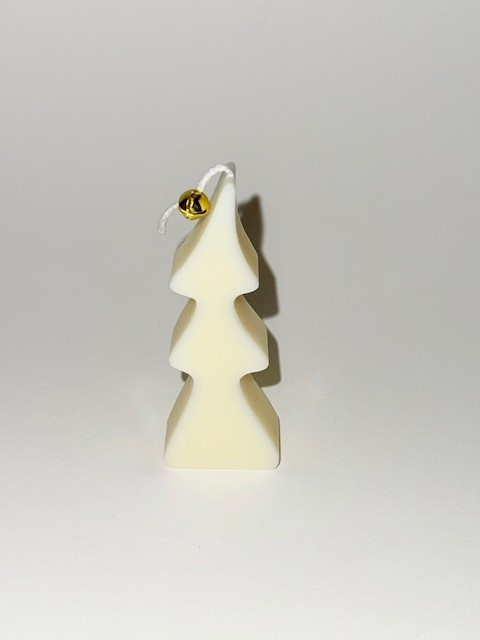 Brad inclinat - lumanare decorativa parfumata din ceara de soia - clopotel, 25 g - editie speciala [2]