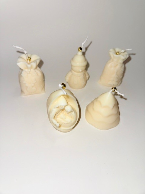 Brad - lumanare decorativa, parfumata din ceara de soia - clopotel, 64 g - editie speciala [7]