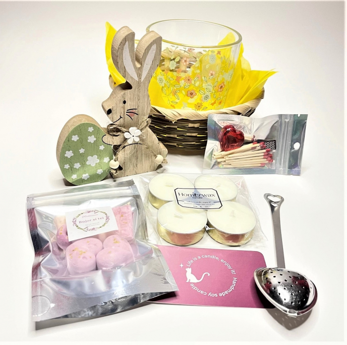 Cosulet cu decoratiune de lemn in forma de iepure cu ou, cana de sticla, infuzor pentru ceai, set wax melts Bujor si tei, 4 lumanari argintii tip pastila, handmade [3]