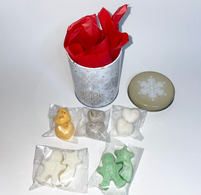 Set bucati de ceara parfumata de soia naturala,  handmade, arome Clementine, Cookies, Craciun, Turta dulce, Vanilie, 80 g Cutie metalica cu model festiv [2]