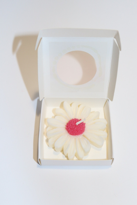 Lumanare parfumata din ceara de soia - model magareta - editie Martie - snur de Martisor [2]