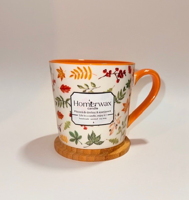 Lumanare parfumata din ceara de soia, in cana din ceramica cu model de sezon – colectia de toamna – Fosnet de frunze, 240 g, cu mini dovlecei [8]