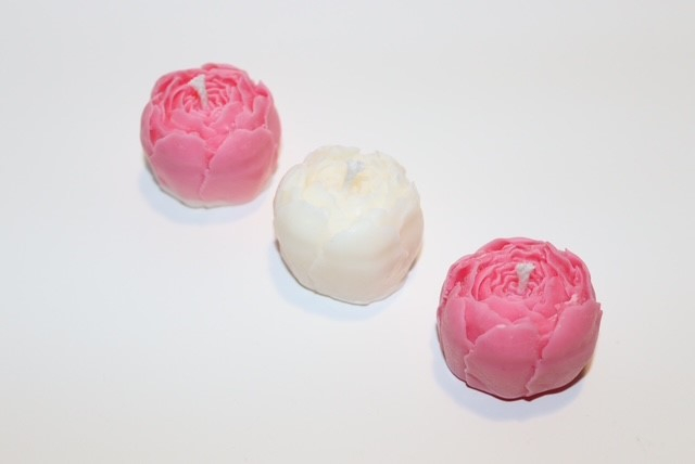 Lumanare parfumata din ceara de soia - model bujor, 20 g [9]