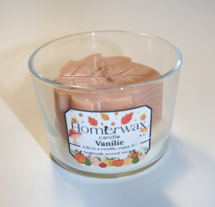 Lumanare parfumata din ceara de soia, model Frunza, aroma Vanilie, 110 g [5]