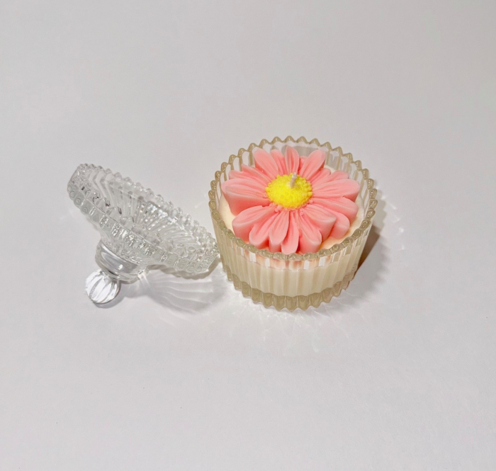 Lumanare parfumata in bomboniera, cu margareta [6]