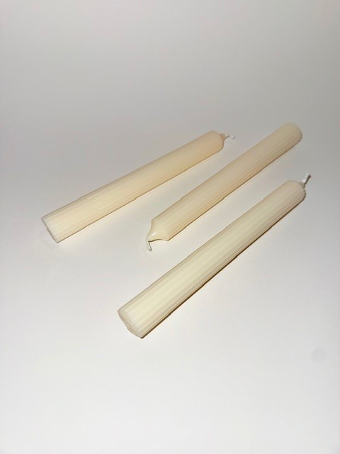 Lumanare neparfumata, ceara naturala de soia, model stalp cilindric cu dungi, 46 g [7]