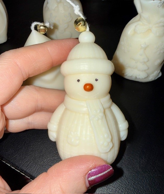 Om de Zapada - lumanare decorativa, parfumata din ceara de soia - clopotel, 55 g - editie speciala [6]