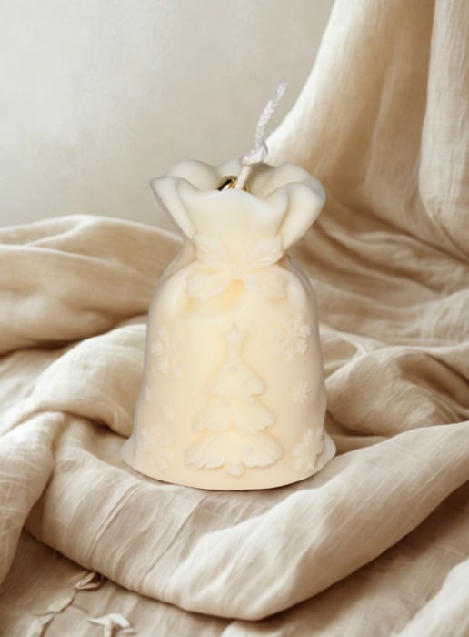 Sacul lui Mos Craciun cu model de BRAD - lumanare decorativa, parfumata din ceara de soia - clopotel, 67 g - editie speciala [8]