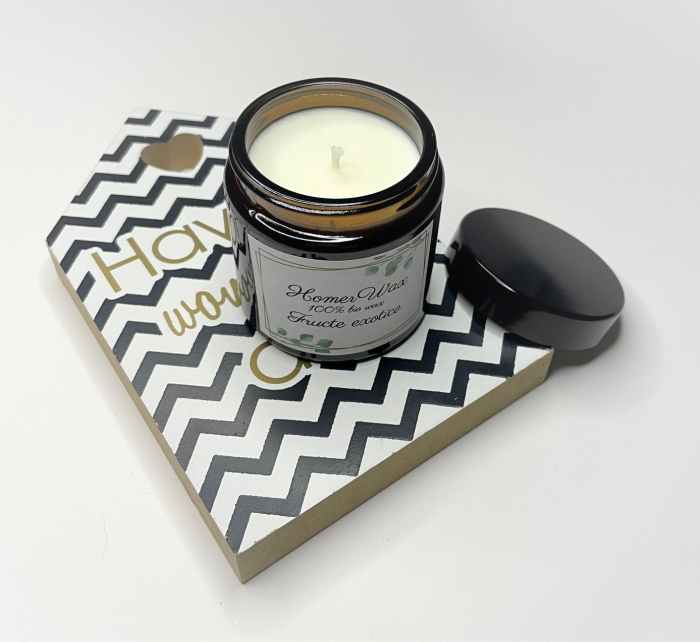 Set format din lumanare parfumata din ceara de soia cu aroma de Fructe exotice si Decoratiune din lemn cu mesaj motivational Have a wonderful day. [5]