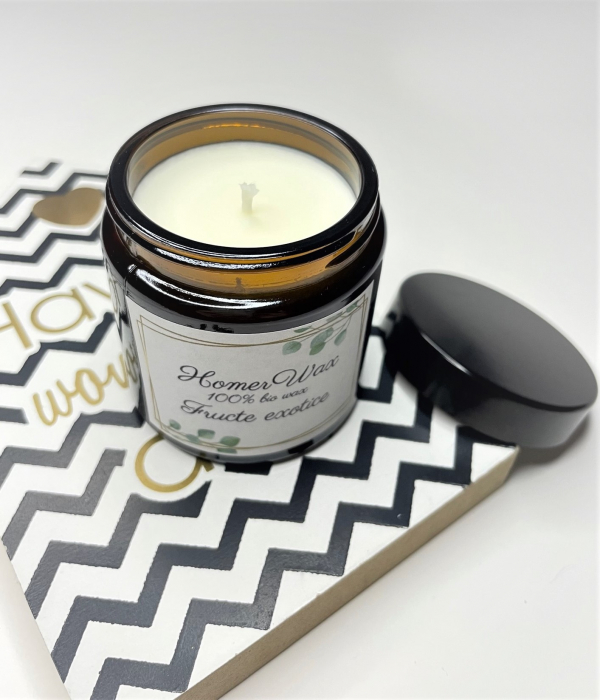 Set format din lumanare parfumata din ceara de soia cu aroma de Fructe exotice si Decoratiune din lemn cu mesaj motivational Have a wonderful day. [6]