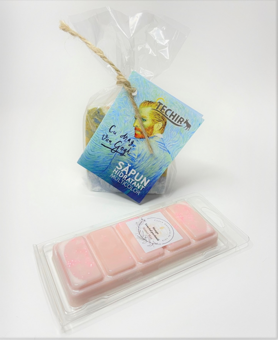 Setul contine: Snap bar cu ceara parfumata de soia, aroma Mango si fructul pasiunii, clam shell, 50 g; Sapun natural hidratant multicolor, Techir, Van Gogh, 120 g.    [4]