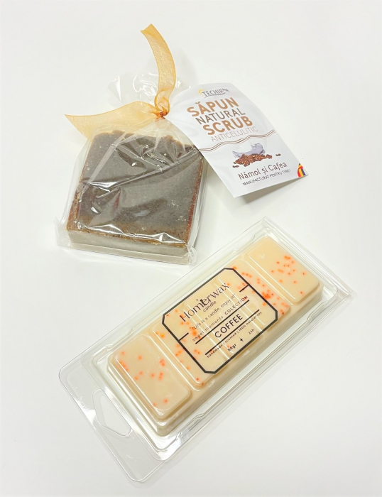 Setul contine: Snap bar cu ceara parfumata de soia, aroma Cafea, clam shell, 50 g; Sapun natural Scub, Techir, Anticelulitic, 120 g.   [3]