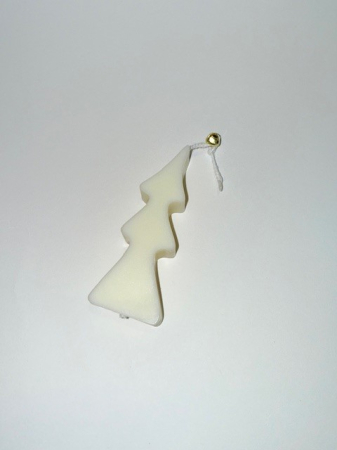 Brad inclinat - lumanare decorativa parfumata din ceara de soia - clopotel, 25 g - editie speciala [3]