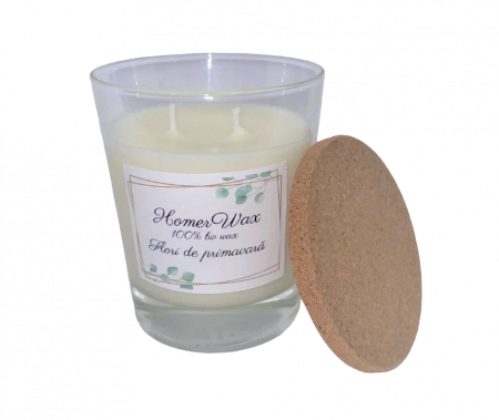 Lumanare parfumata din ceara naturala de soia, 2 fitiluri din bumbac cerat, handmade, capac din pluta, 180 g Lumanare parfumata, turnata manual in recipient reutilizabil, pahar din sticla termorezistenta transparent, cu 2 fitiluri cerate din bumbac organic, capac din pluta cu dubla utilizare, poate fi folosit si ca suport atunci cand lumanarea este aprinsa. [2]
