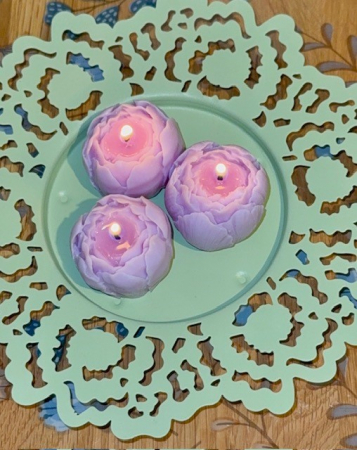 Set Iris - 3 lumanari parfumate din ceara de soia, in forma de bujori [6]