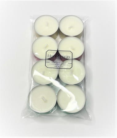 Set lumanari neparfumate tip pastila din ceara naturala de soia, handmade, 8 buc, 128 g, culoare ambalaj rosu, verde, auriu si argintiu, cate 2 bucati din fiecare culoare. Sunt ambalate intr-o punga transparenta de celofan.  [5]