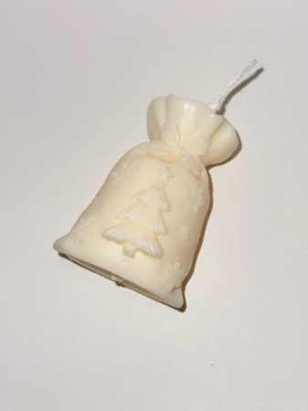 Sacul lui Mos Craciun cu model de BRAD - lumanare decorativa, parfumata din ceara de soia - clopotel, 67 g - editie speciala [3]