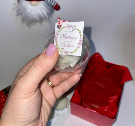 Cutie eleganta de Craciun, vas alb de ceramica, glob cu ceara parfumata de soia, handmade, aroma Cookies, 20 g [4]