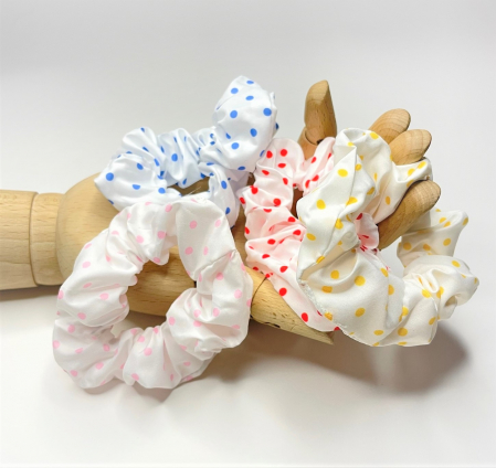 5 modele de elastice pentru par: - Buline - Flori - Puncte - Patratele - 2 variante : tonuri de culori deschise si inchise Skin-friendly , long-lasting; soft, lightweight Ambalate intr-o punga transparenta din celofan [2]