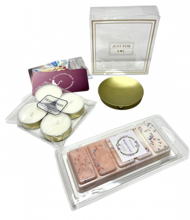 Seturi cadou - Cutie eleganta, set lumanari neparfumate, suport metalic auriu, snap bar clam shell aroma Bujor si tei, 100 g