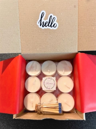 Set lumanari neparfumate tip pastila din ceara naturala de soia, handmade, 9 buc, 160 g, ambalaj transparent. [1]