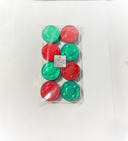 Set lumanari neparfumate tip pastila din ceara naturala de soia, handmade, 8 buc, 128 g, editie speciala de Craciun, culoare ambalaj rosu si verde. Sunt ambalate intr-o punga transparenta de celofan.  [3]