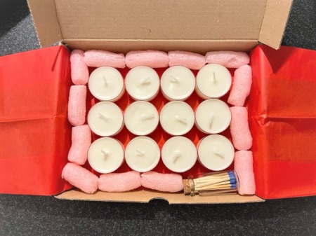 Set lumanari neparfumate tip pastila din ceara naturala de soia, handmade, 12 buc, 200 g, ambalaj transparent. [3]