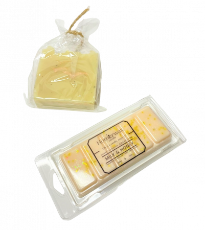 SPA day - Setul contine: Snap bar cu ceara parfumata de soia, aroma Lapte si miere, clam shell, 50 g; Sapun natural Dupa plaja, Techir, Namol si Galbenele, 120 g. 