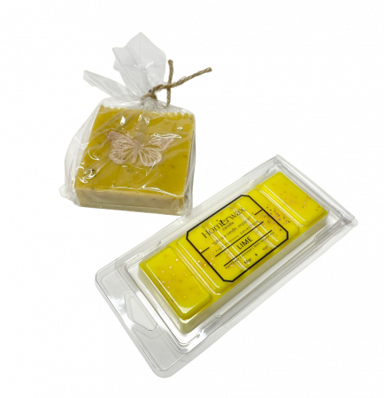 SPA day - Setul contine: 1. Snap bar cu ceara parfumata de soia, aroma Lime, clam shell, 50 g; 2. Sapun natural hidratant multicolor, Techir, Namol si Lamaie, 120 g.  