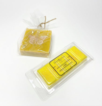 Setul contine: 1. Snap bar cu ceara parfumata de soia, aroma Lime, clam shell, 50 g; 2. Sapun natural hidratant multicolor, Techir, Namol si Lamaie, 120 g.   [2]